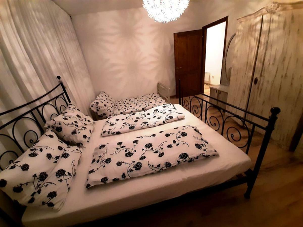 2 Bedroom Apartment Near Heroes Square 布达佩斯 外观 照片