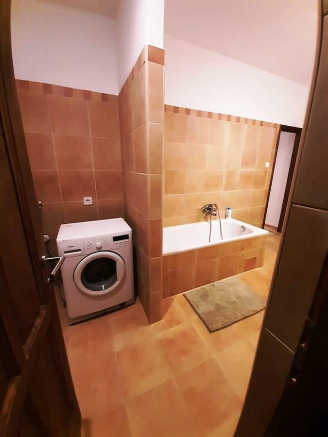 2 Bedroom Apartment Near Heroes Square 布达佩斯 外观 照片
