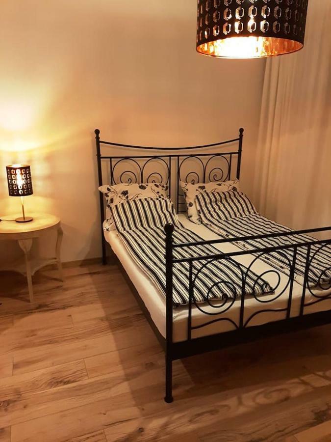 2 Bedroom Apartment Near Heroes Square 布达佩斯 外观 照片