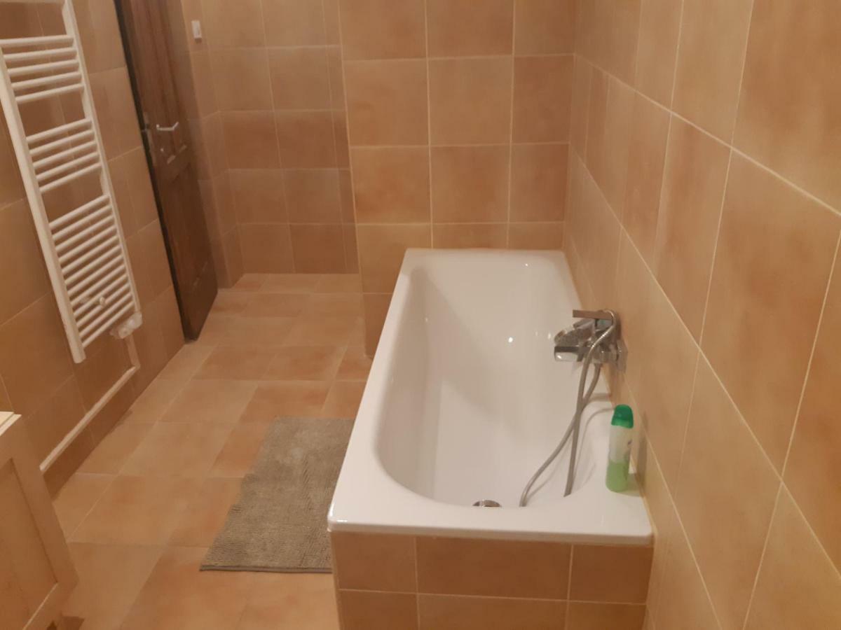 2 Bedroom Apartment Near Heroes Square 布达佩斯 外观 照片