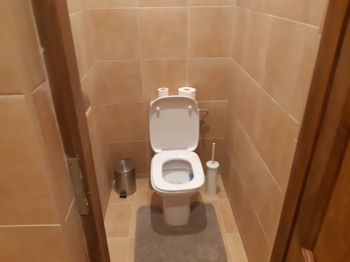 2 Bedroom Apartment Near Heroes Square 布达佩斯 外观 照片